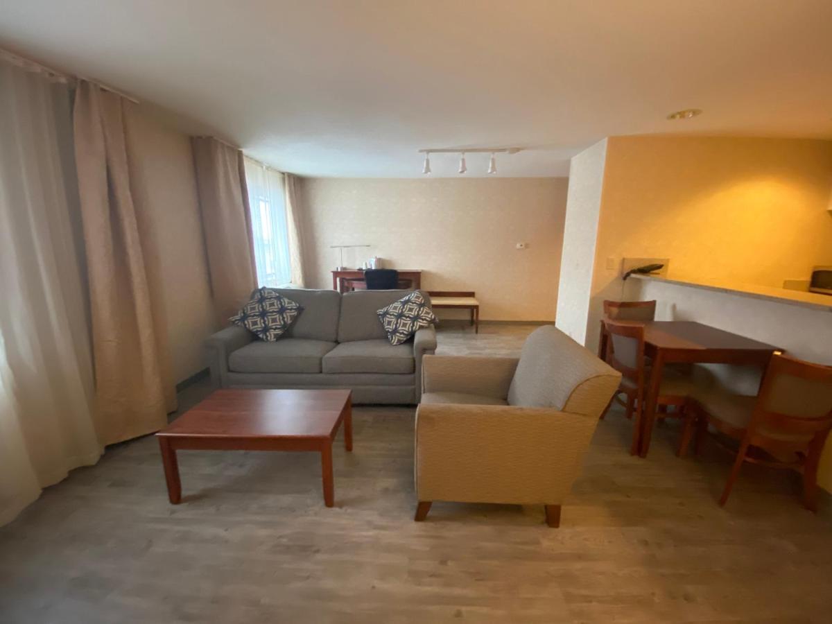Hotel Wyndham Garden Grand Rapids Airport Zewnętrze zdjęcie