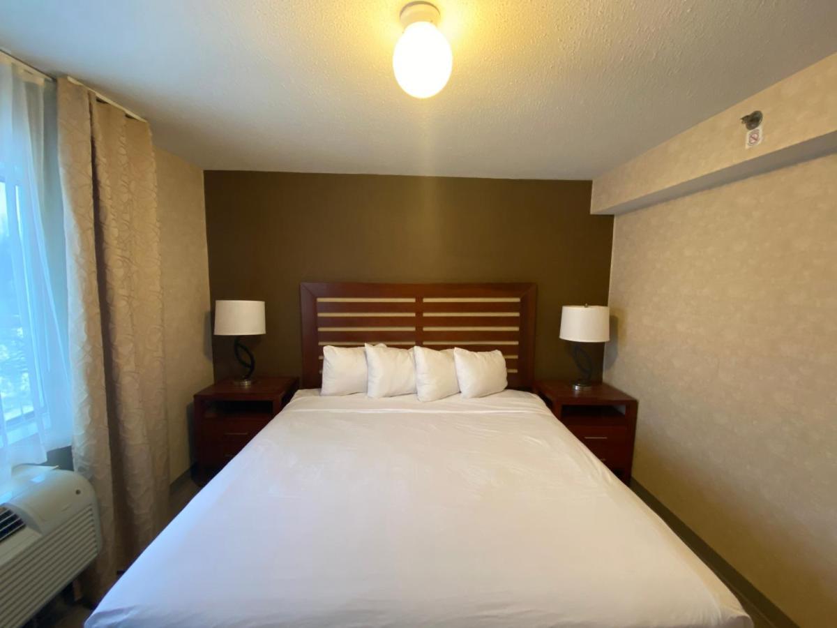 Hotel Wyndham Garden Grand Rapids Airport Zewnętrze zdjęcie