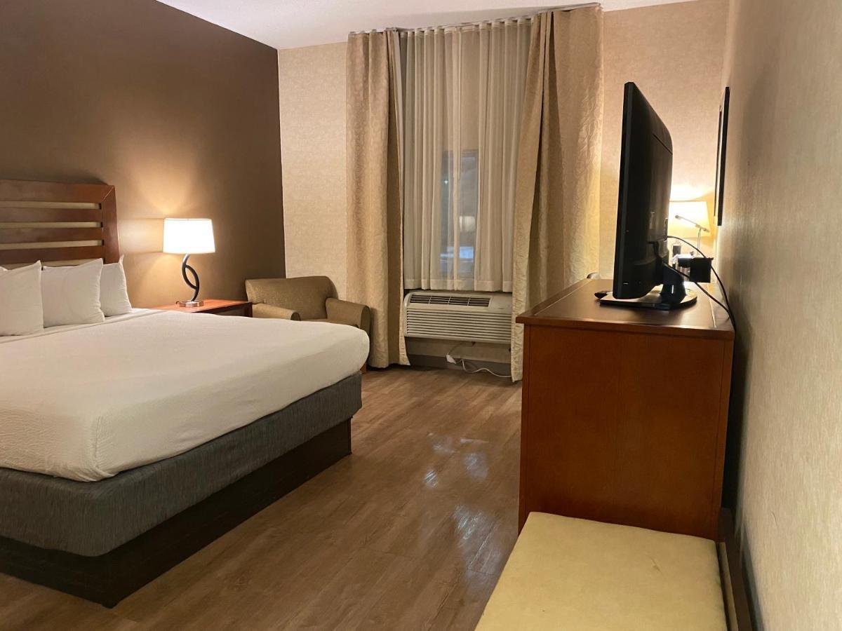Hotel Wyndham Garden Grand Rapids Airport Zewnętrze zdjęcie