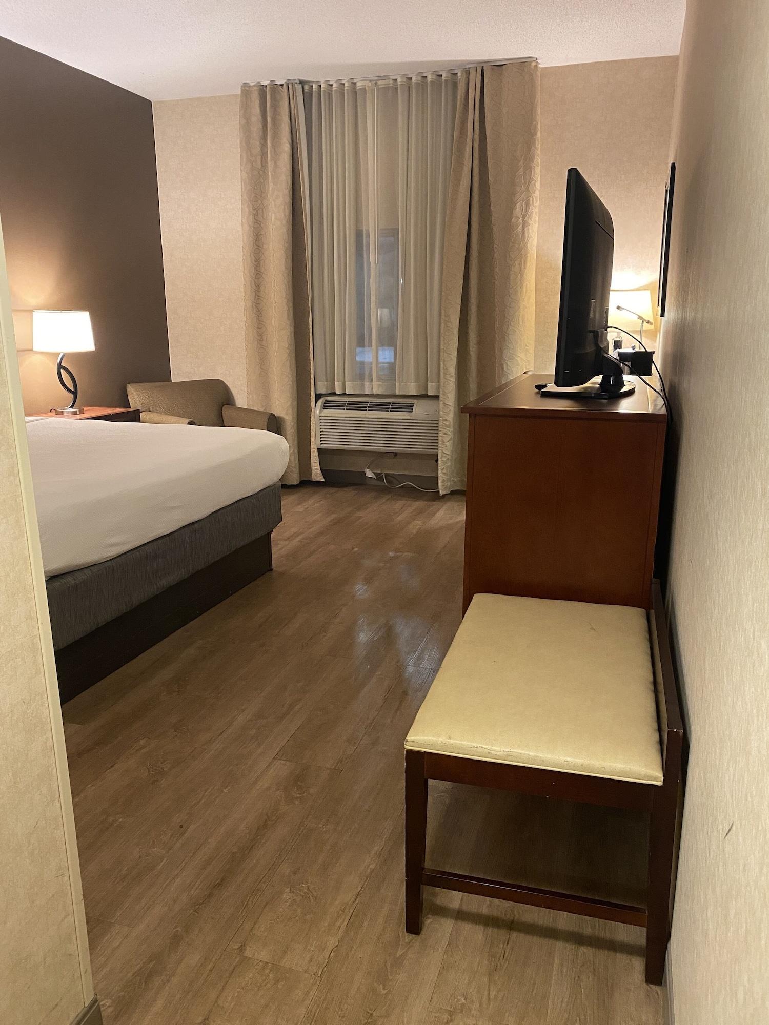 Hotel Wyndham Garden Grand Rapids Airport Zewnętrze zdjęcie