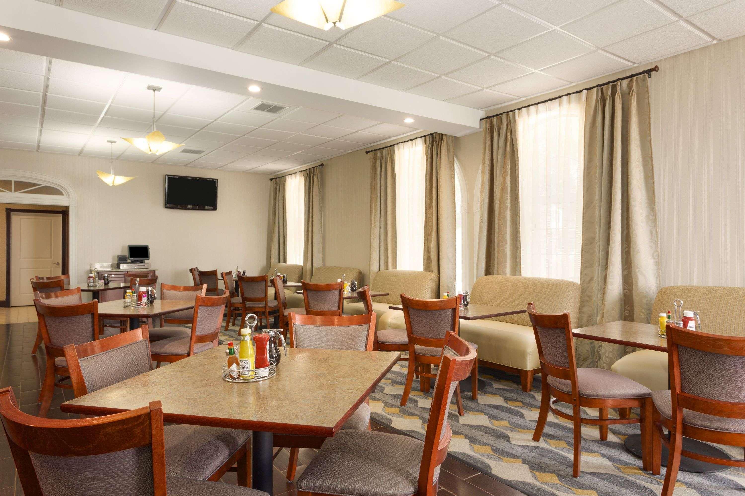 Hotel Wyndham Garden Grand Rapids Airport Zewnętrze zdjęcie